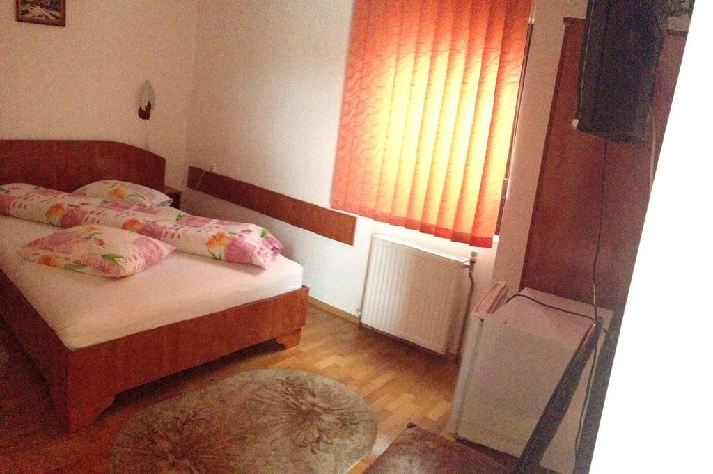 布提汽车旅馆 Sighetu Marmaţiei 客房 照片